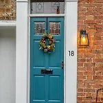 18 Dove Street * York